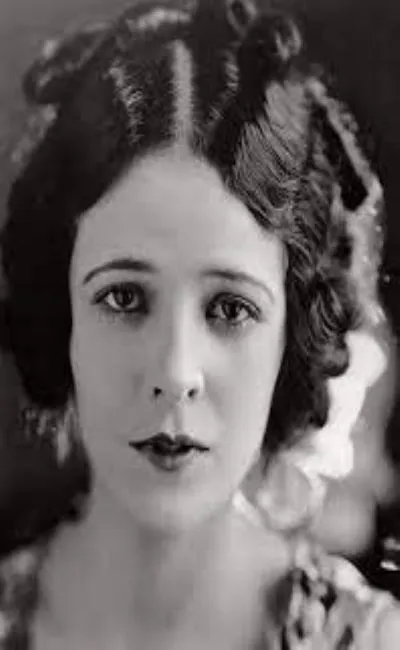 Mona Maris